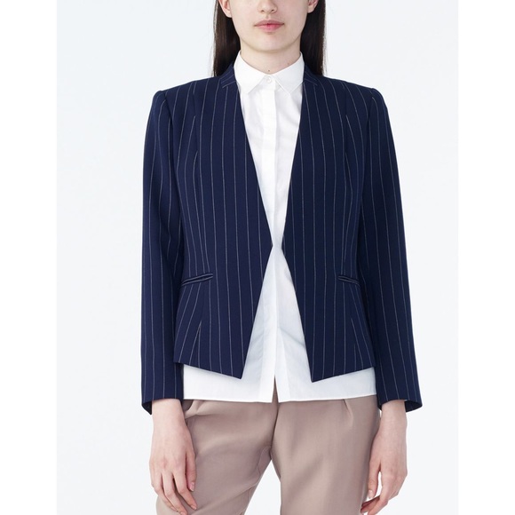 A|X Armani Exchange | Cropped Angle Front Blazer - Picture 2 of 8